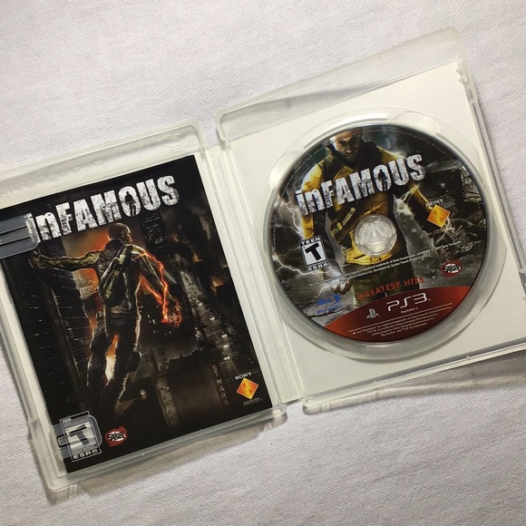 In famous 1 & 2 PS3 - Picture 3 of 4